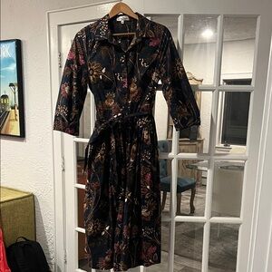 Cara Cara dress
Raya Floral Blue Vine Blooms 3/4-Sleeve Midi Shirtdress